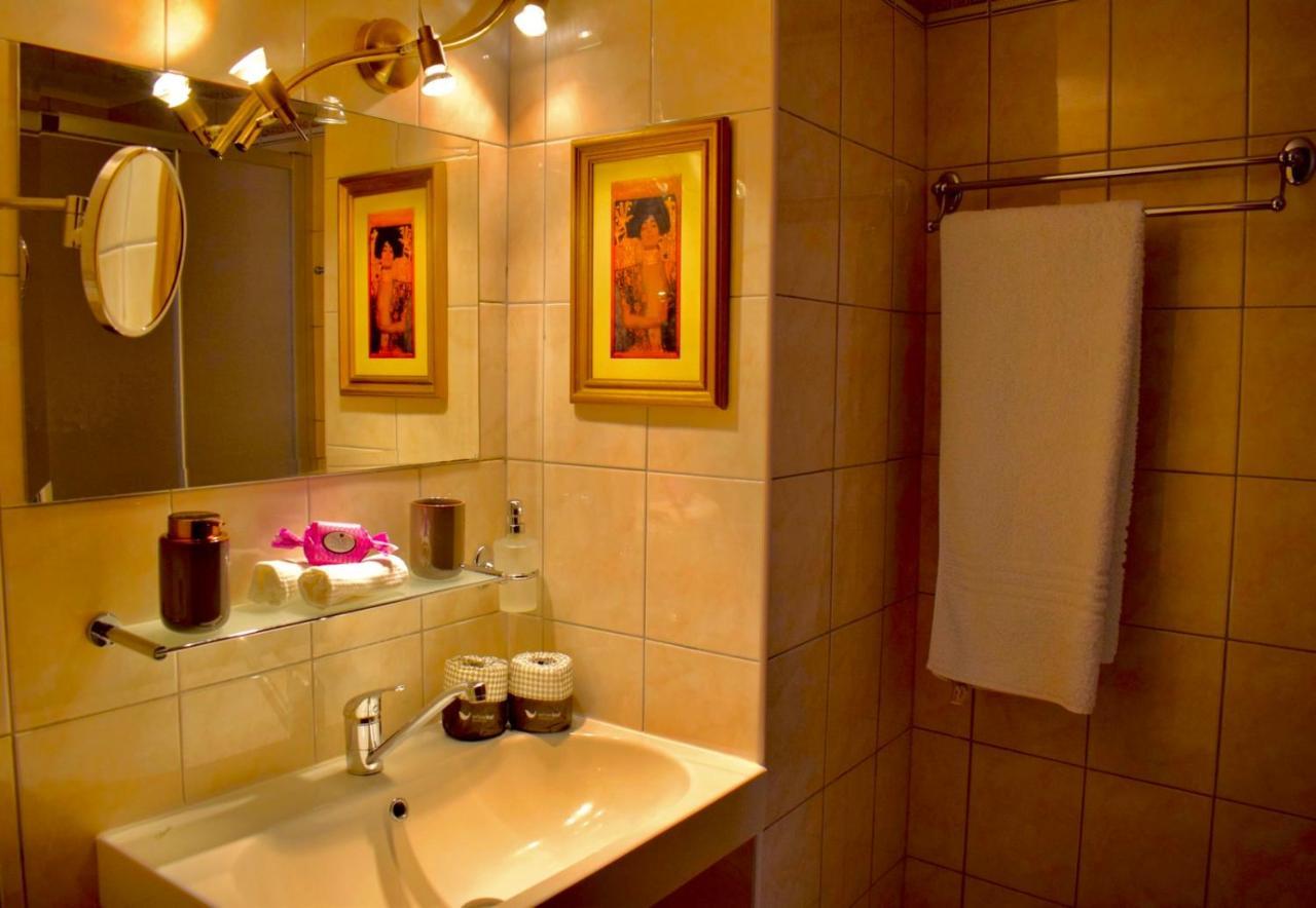Hotel Carmen Art